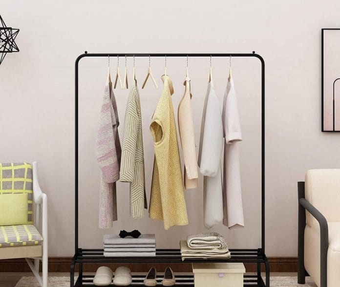 How to build an Industrial Clothes Rack for your House