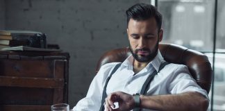 Using a smartwatch as a fashion accessory