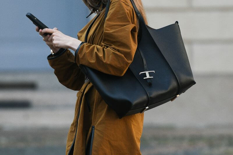 Oversized is one of the hottest handbag trends of 2023